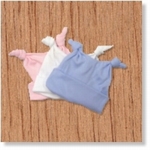 7662 - Clothing : Babymutsje met dubbele knoop 